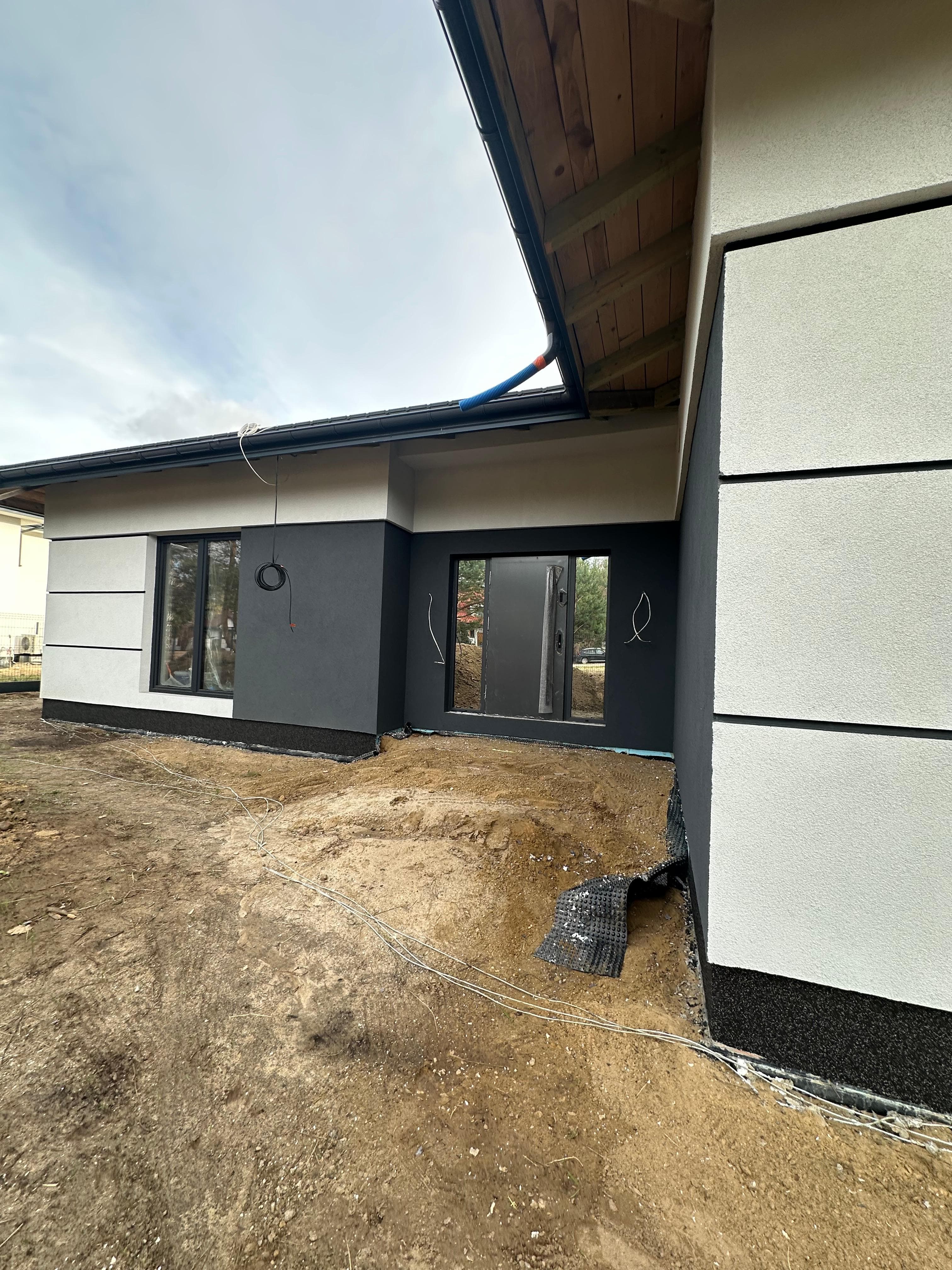 Exterior Media image 10